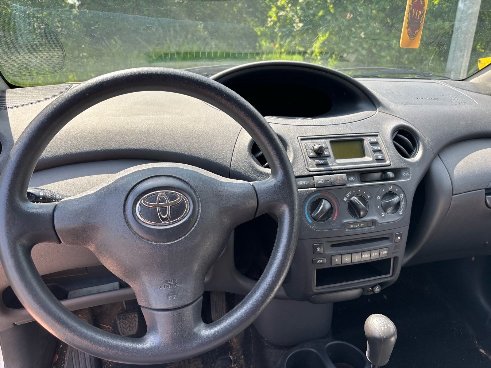 Toyota Yaris 1,0 VVT-i, fotografija 3