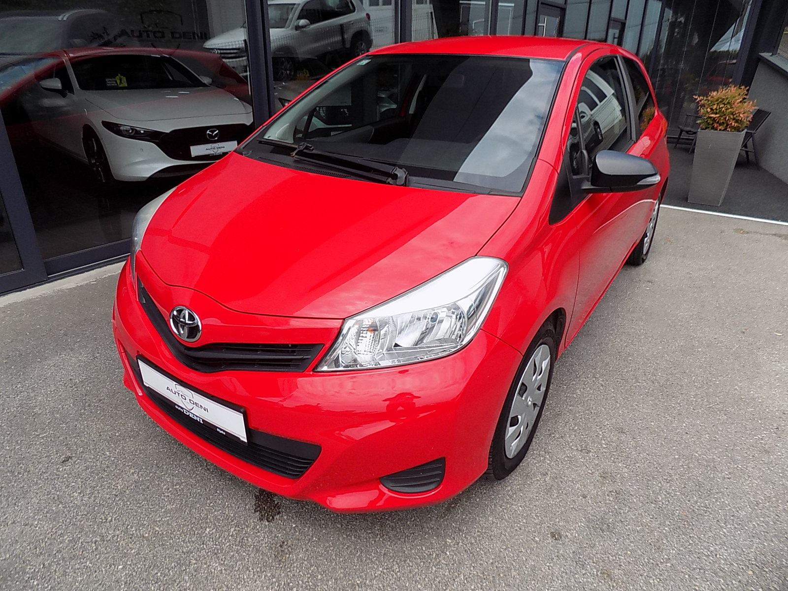 Toyota Yaris 1,0 VVT-i, fotografija 2