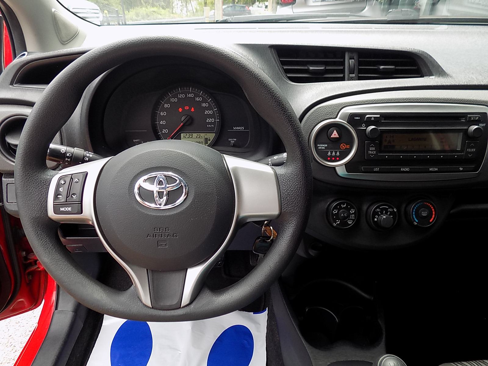 Toyota Yaris 1,0 VVT-i, fotografija 14