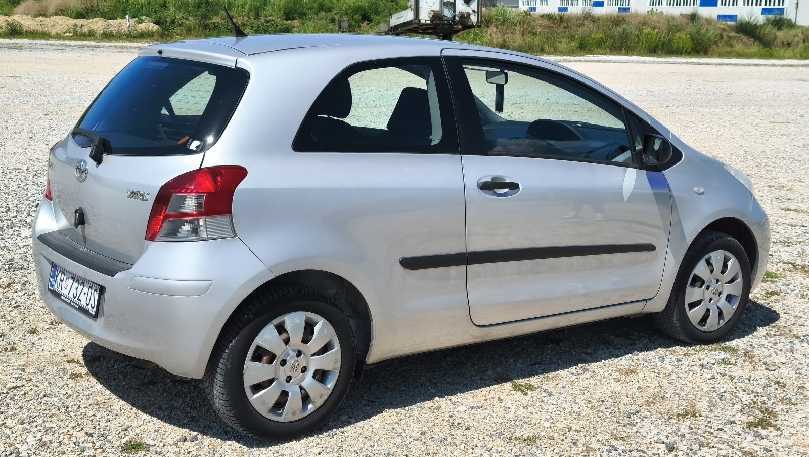 Toyota Yaris 1,0 VVT-i, klima, reg. 6/2027. 110000km, fotografija 4