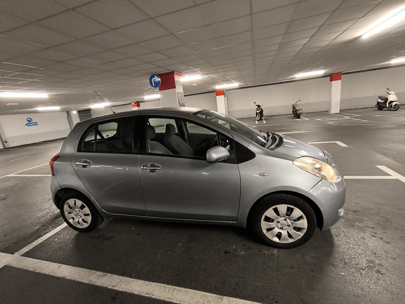 Toyota Yaris 1,0 VVT-i, fotografija 2