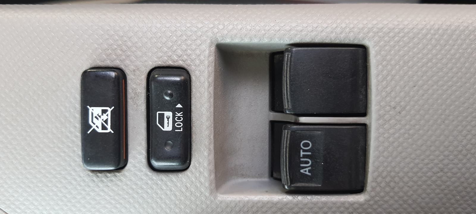 Toyota Yaris 1,0 VVT-i, fotografija 11