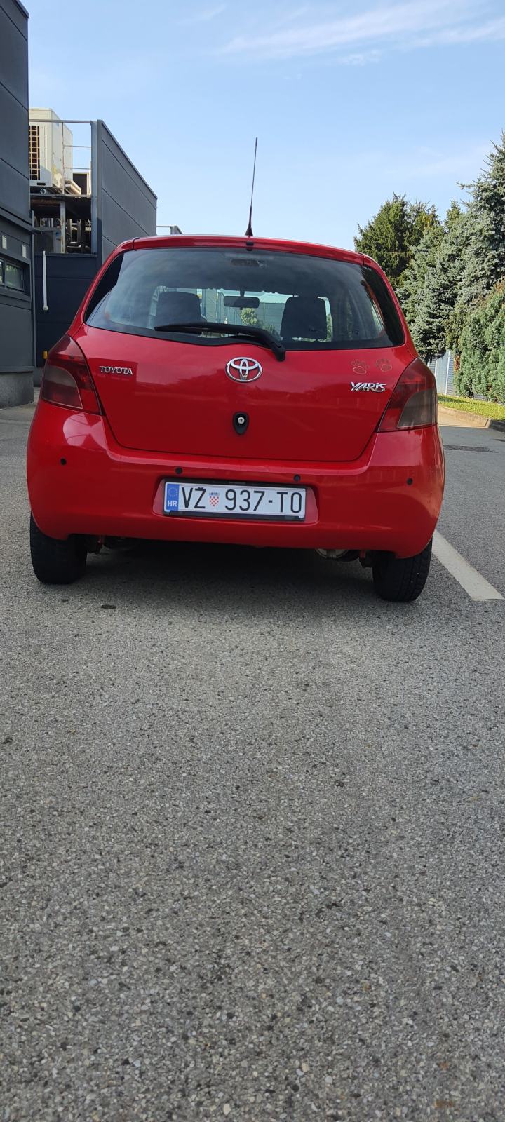 Toyota Yaris 1,0 VVT-i, fotografija 3