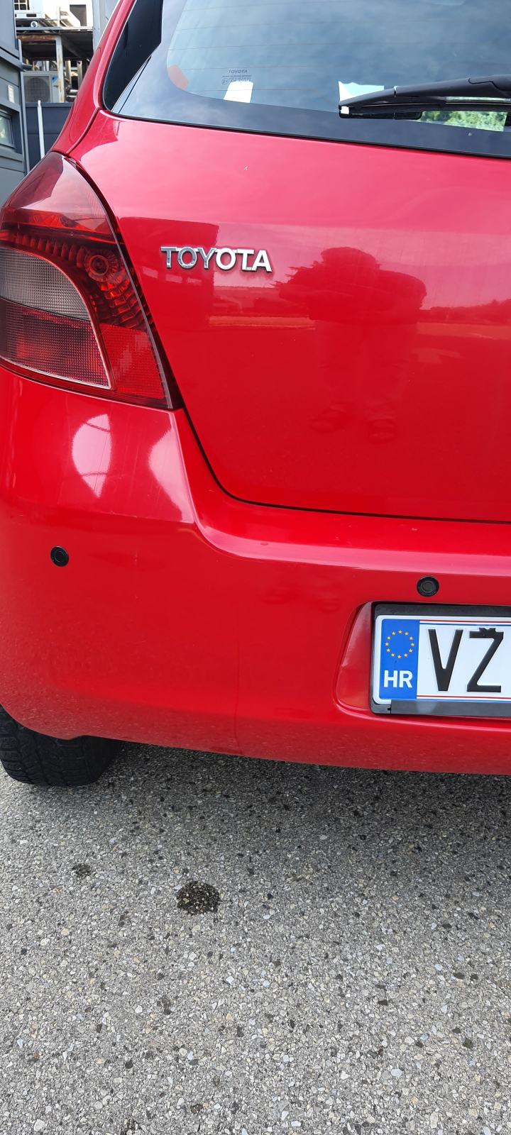Toyota Yaris 1,0 VVT-i, fotografija 4