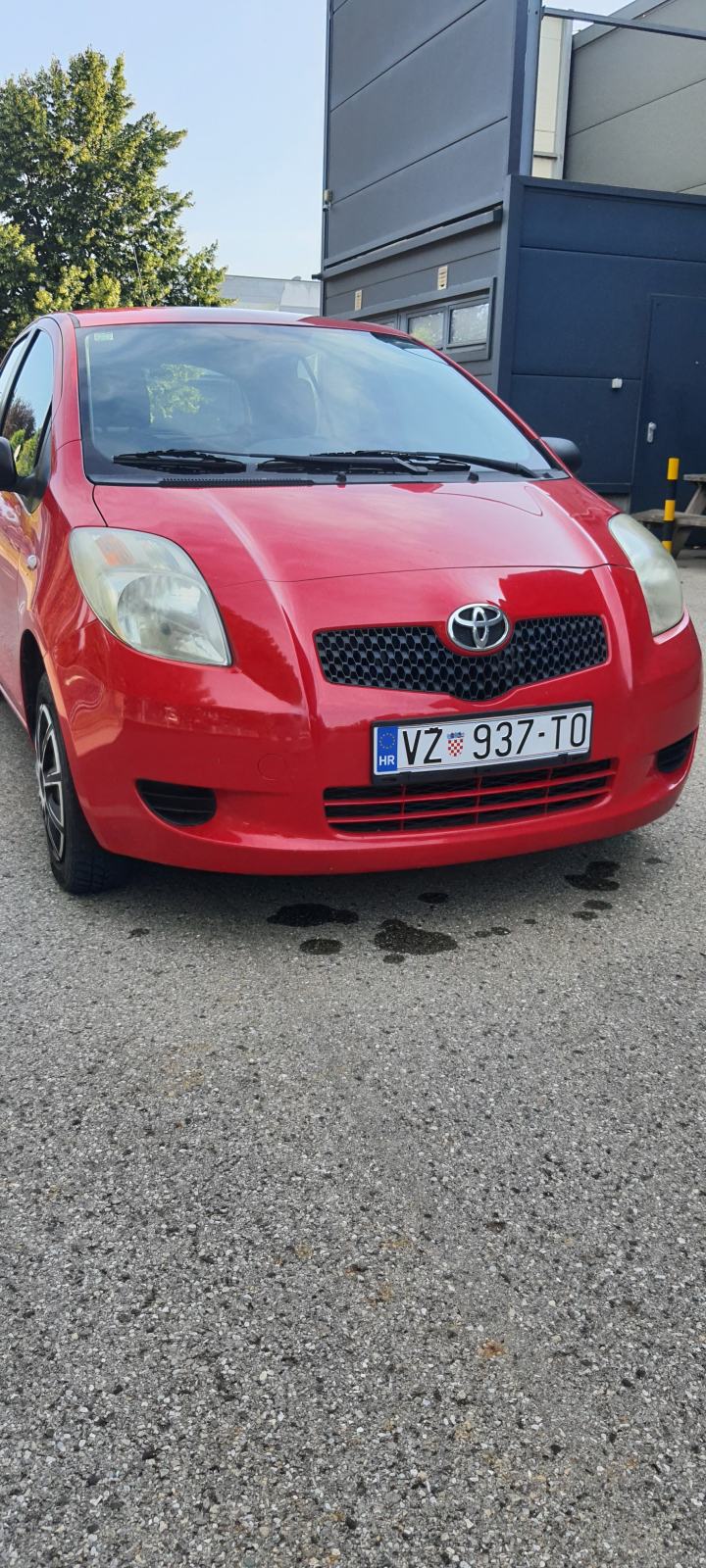 Toyota Yaris 1,0 VVT-i, fotografija 6