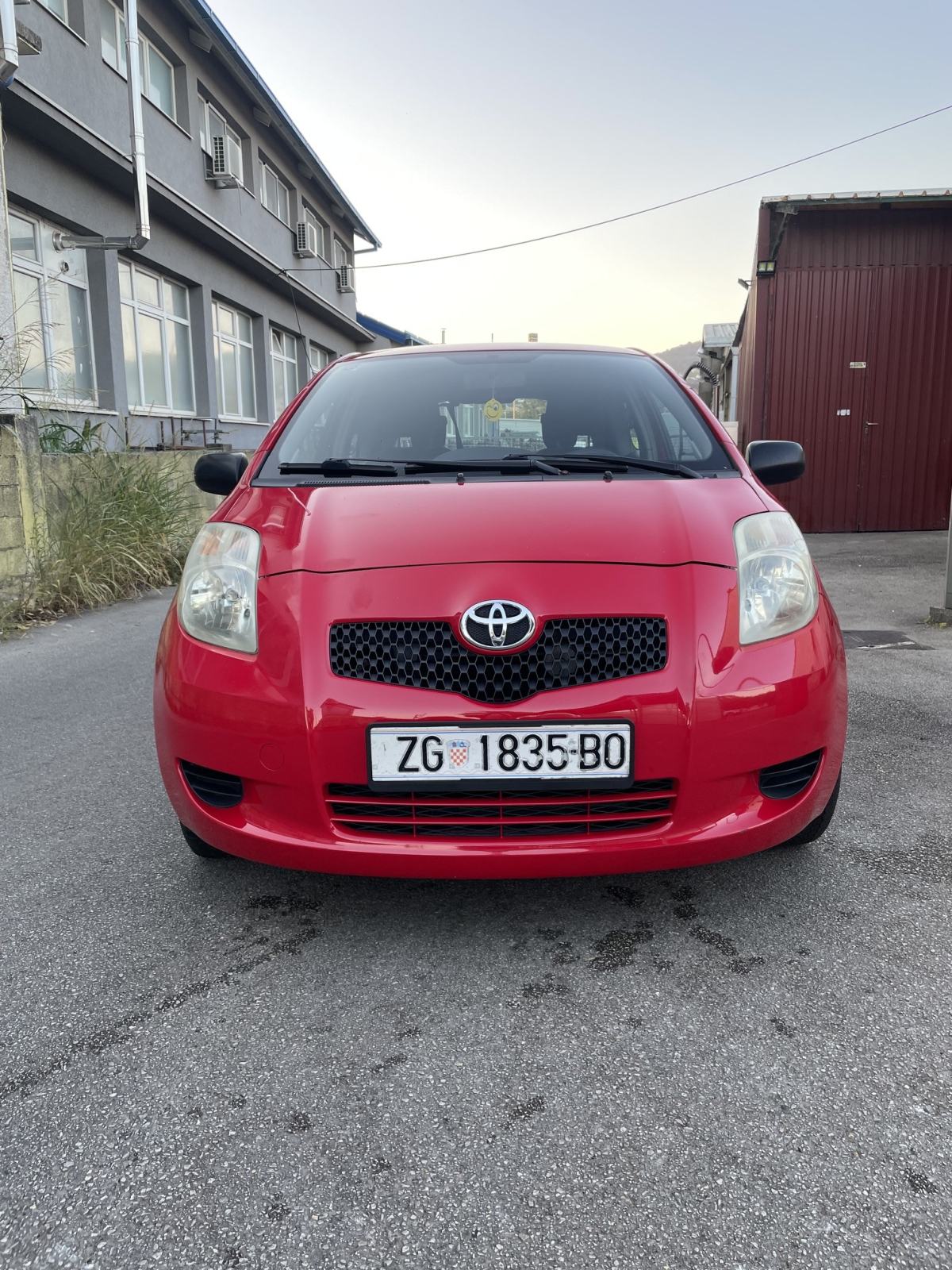 Toyota Yaris 1,0 VVT-i, fotografija 5