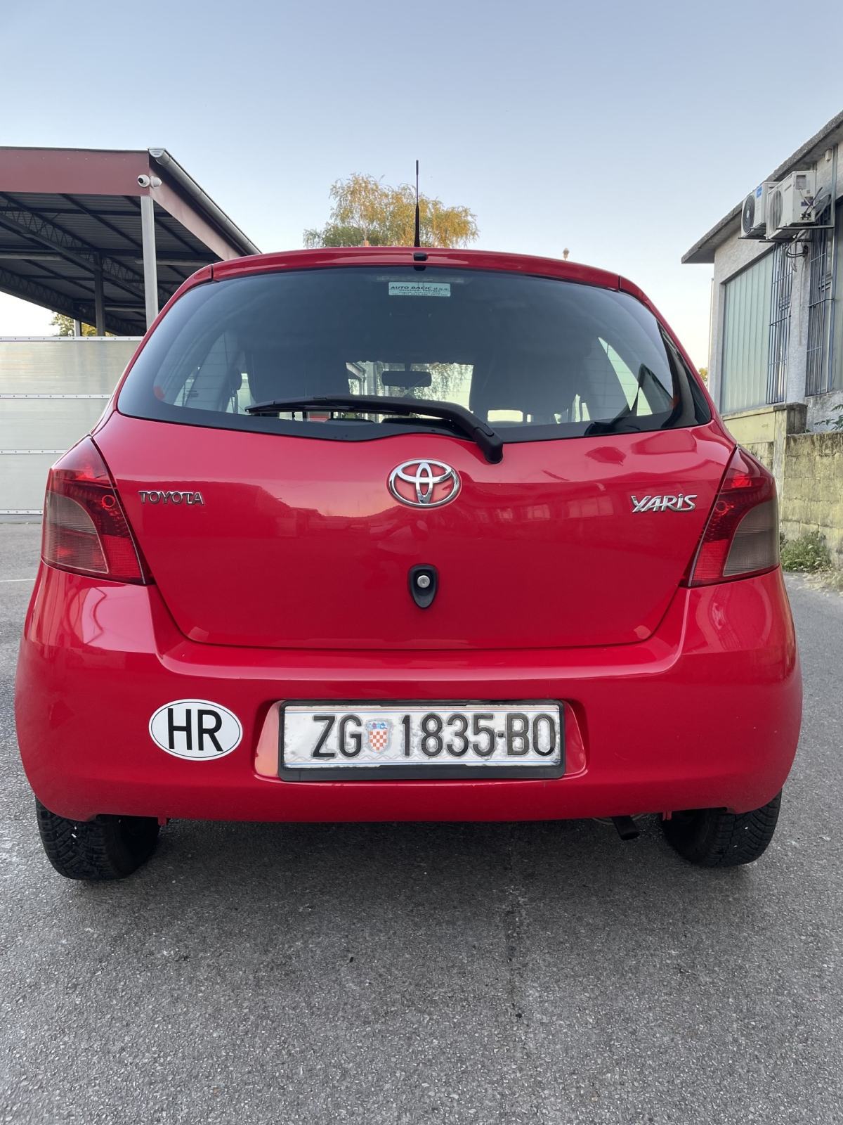 Toyota Yaris 1,0 VVT-i, fotografija 9