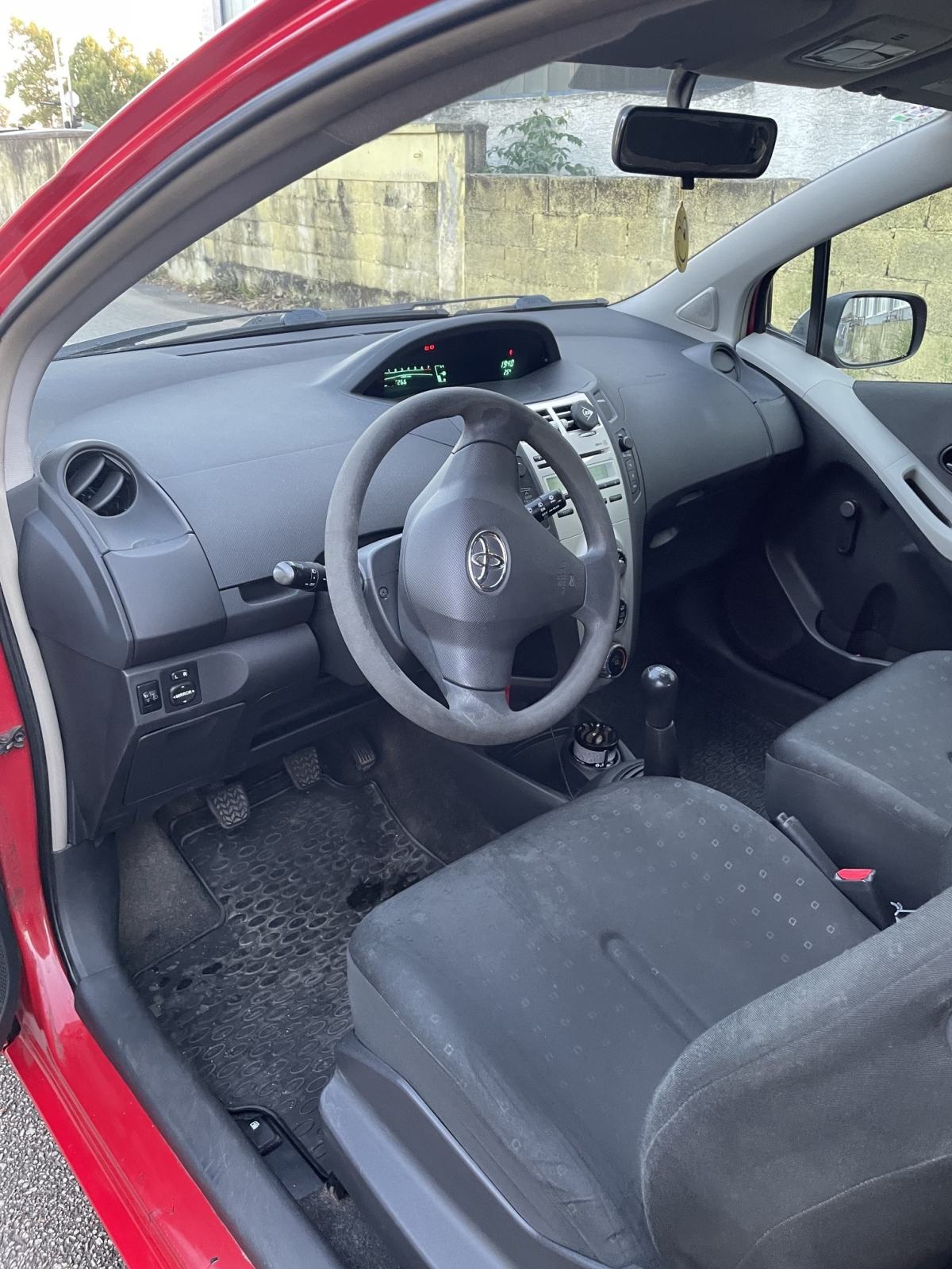 Toyota Yaris 1,0 VVT-i, fotografija 10