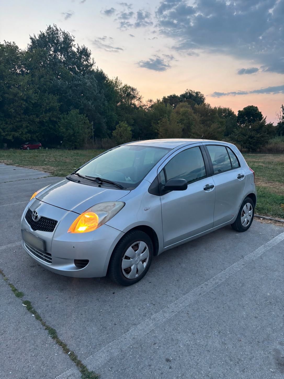 Toyota Yaris 1,0 VVT-i, pogled izvana - slika 1