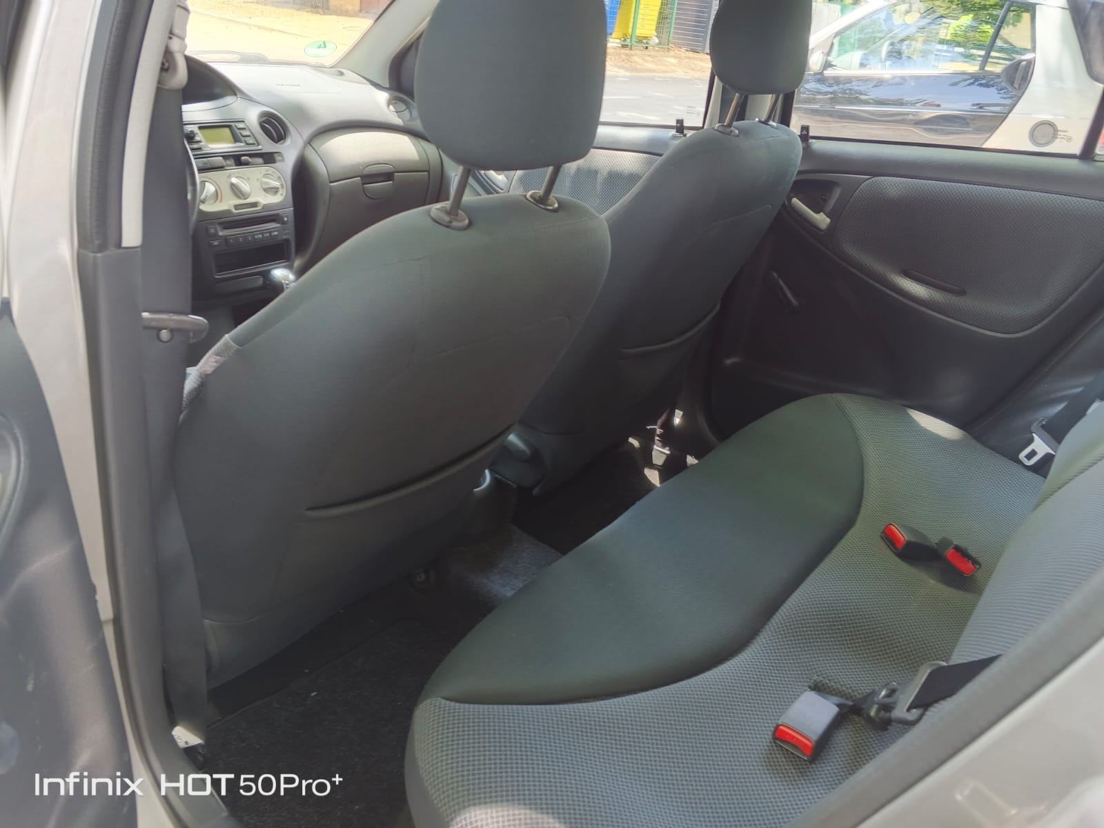 Toyota Yaris 1,0 VVT-i SOL, Klima, fotografija 14
