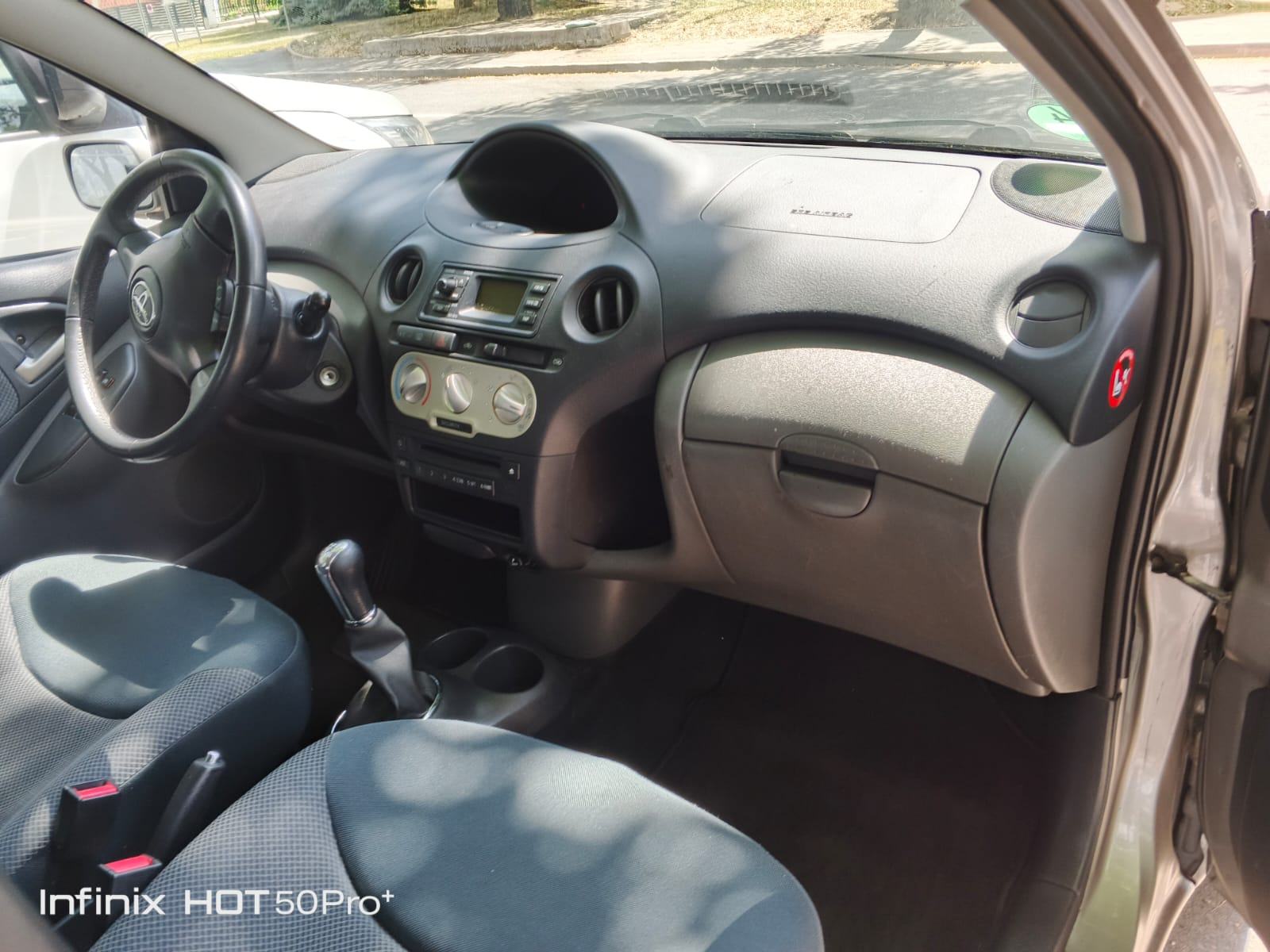 Yaris 1,0 VVT-i SOL LJETUJTE SA NAMA -AO I POMOĆ NA CESTI 1 GOD GRATIS, fotografija 13