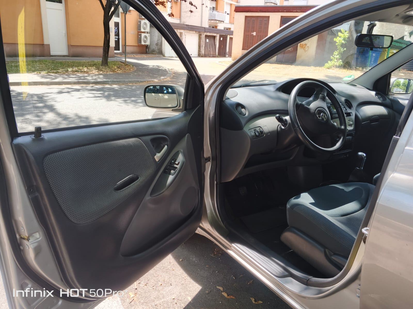Yaris 1,0 VVT-i SOL LJETUJTE SA NAMA -AO I POMOĆ NA CESTI 1 GOD GRATIS, fotografija 9
