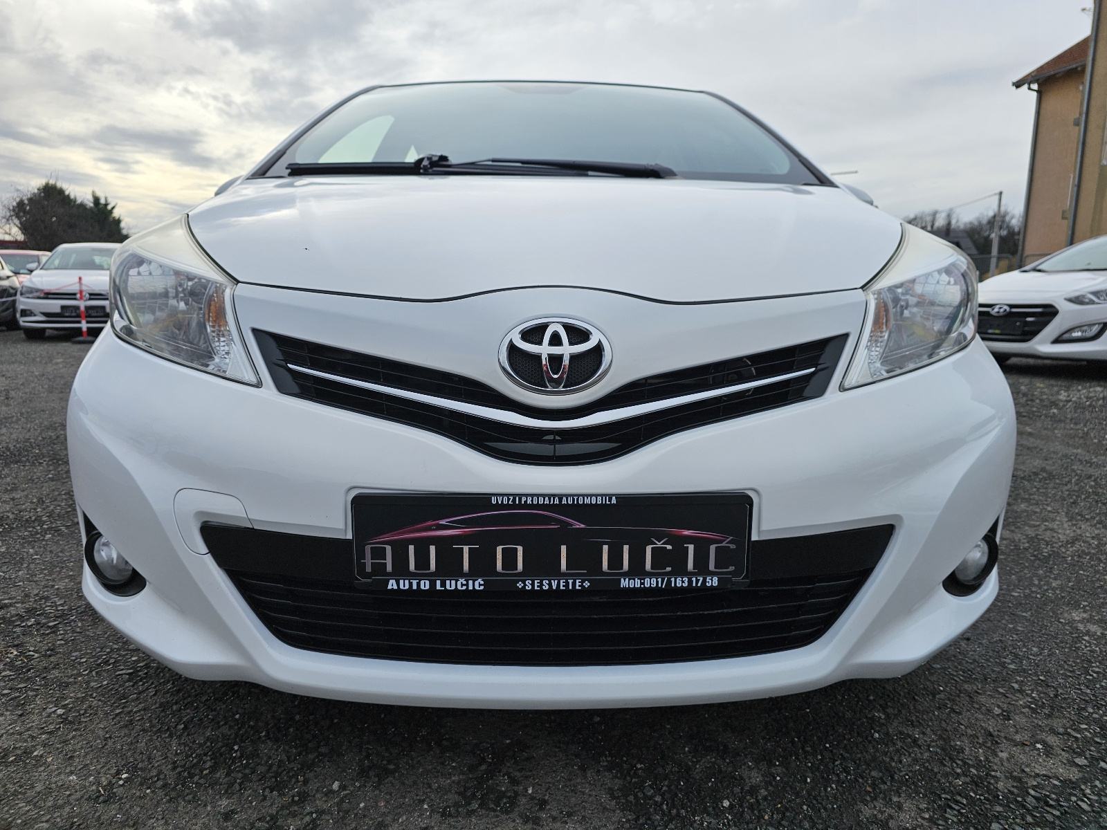 Toyota Yaris 1,0 VVT-i ***TOP-STANJE***HR-VOZILO***SAMO-128000KM***, pogled izvana - slika 2