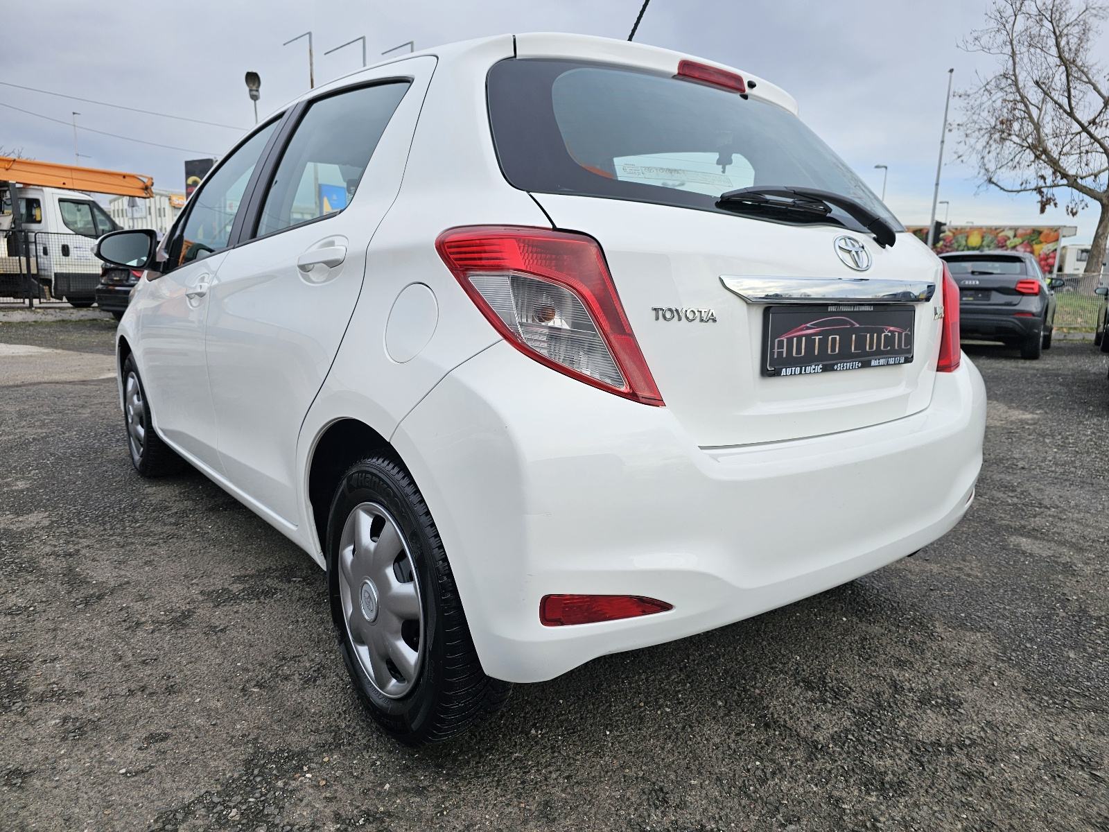 Toyota Yaris 1,0 VVT-i ***TOP-STANJE***HR-VOZILO***SAMO-128000KM***, fotografija 7