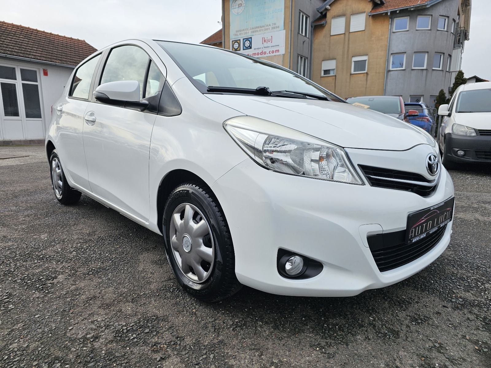 Toyota Yaris 1,0 VVT-i ***TOP-STANJE***HR-VOZILO***SAMO-128000KM***, pogled izvana - slika 3