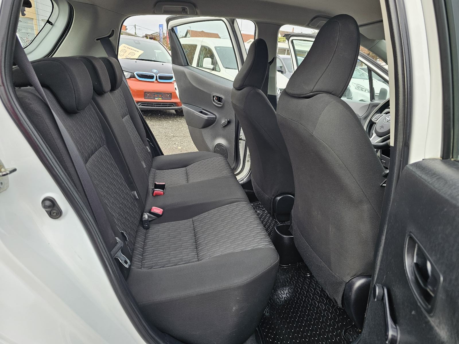 Toyota Yaris 1,0 VVT-i ***TOP-STANJE***HR-VOZILO***SAMO-128000KM***, fotografija 12