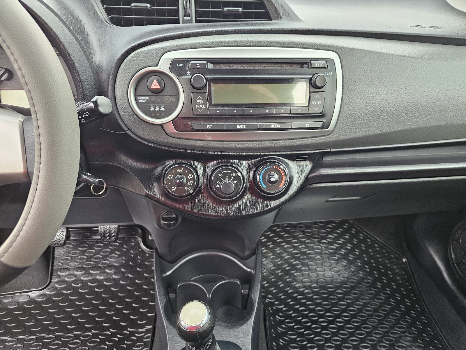 Toyota Yaris 1,0 VVT-i ***TOP-STANJE***HR-VOZILO***SAMO-128000KM***, fotografija 15