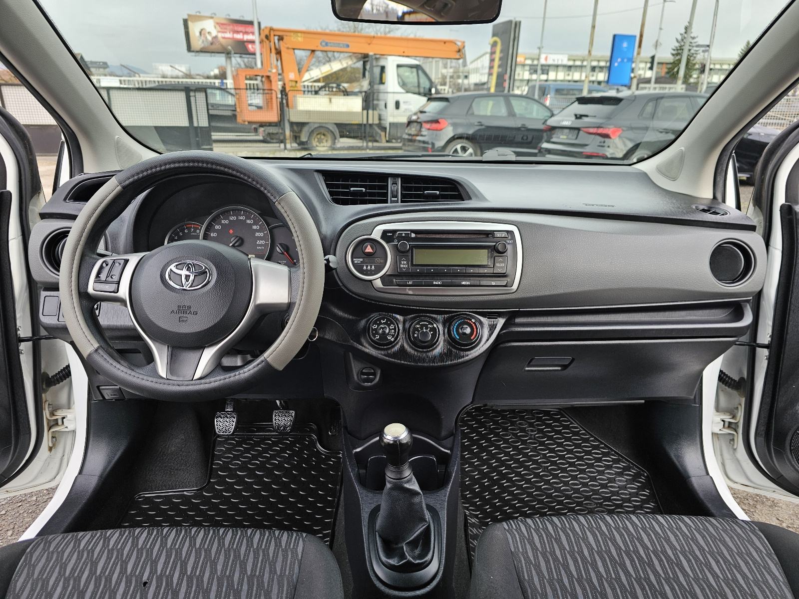 Toyota Yaris 1,0 VVT-i ***TOP-STANJE***HR-VOZILO***SAMO-128000KM***, fotografija 14