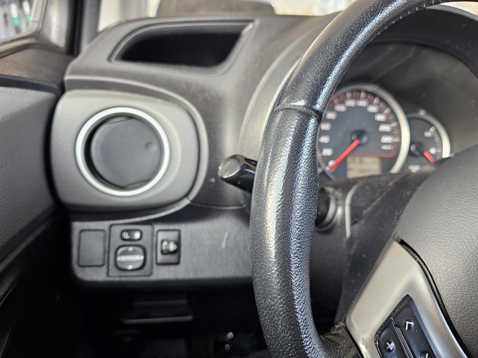 Toyota Yaris 1,3 3 VVT-i, fotografija 2