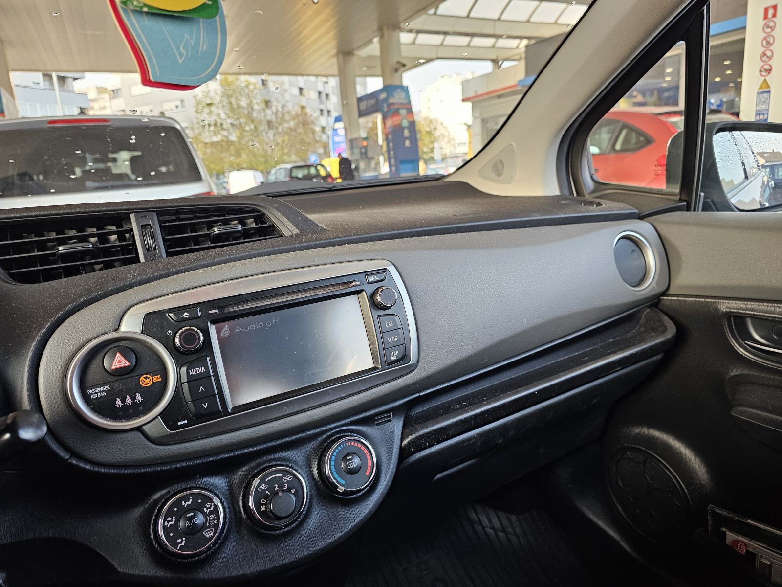 Toyota Yaris 1,3 3 VVT-i, fotografija 3