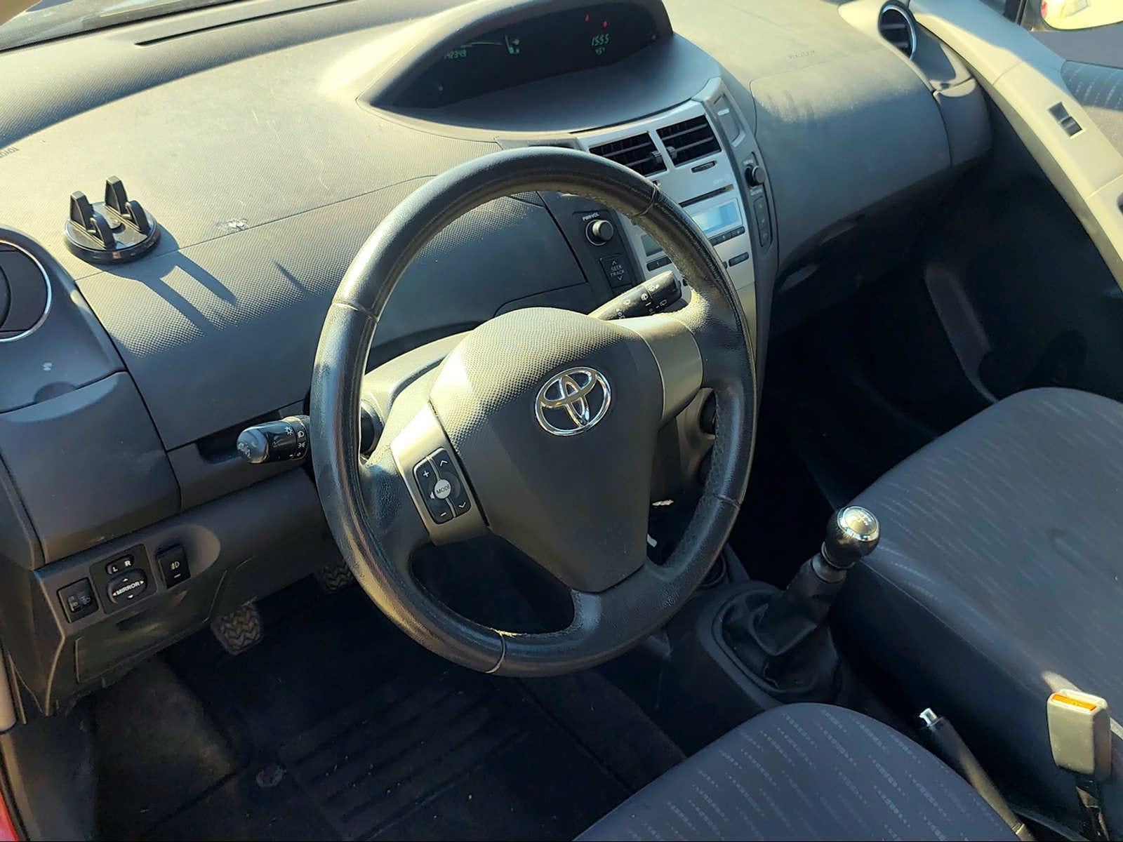 Toyota Yaris 1,3 3 VVT-i mjenjač 6 brz., fotografija 6