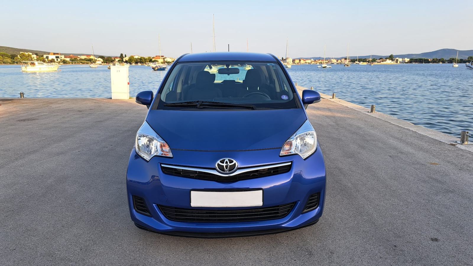 Toyota Yaris ⭐️VERSO⭐️ 1,3 VVT-i Serv.knjiga,Ispis km,OPREMA, fotografija 18