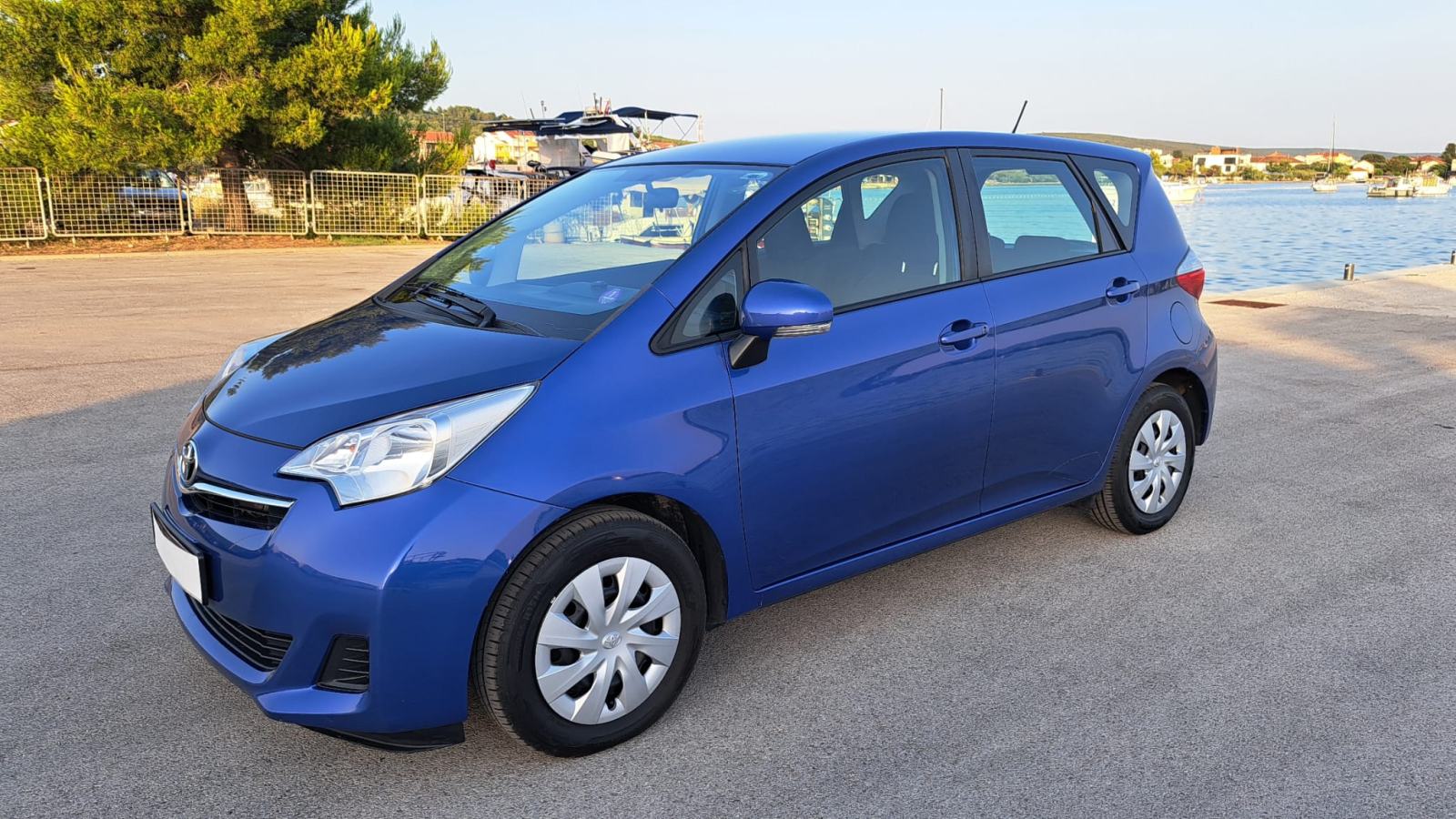 Toyota Yaris ⭐️VERSO⭐️ 1,3 VVT-i Serv.knjiga,Ispis km,OPREMA, pogled izvana - slika 4