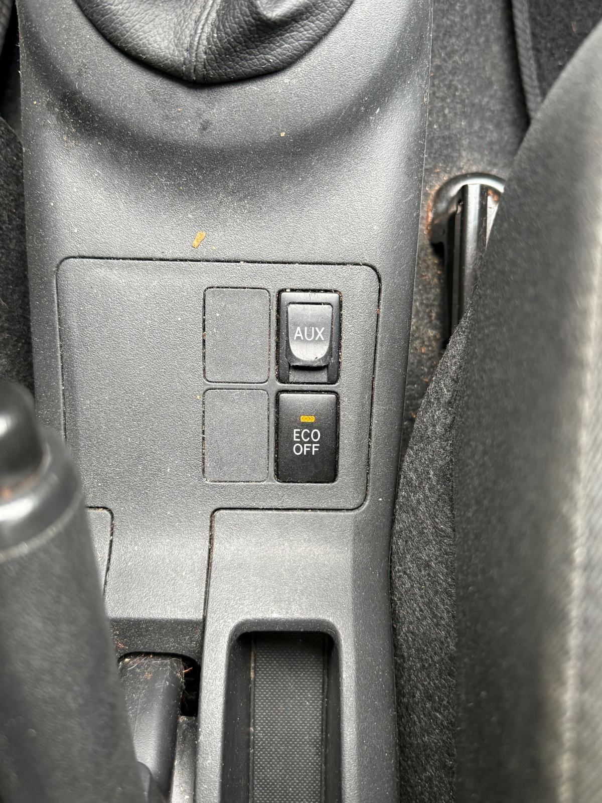 TOYOTA YARIS 1.3 VVT-I 100 KS, REG. 06/2027 ,86000KM, fotografija 12