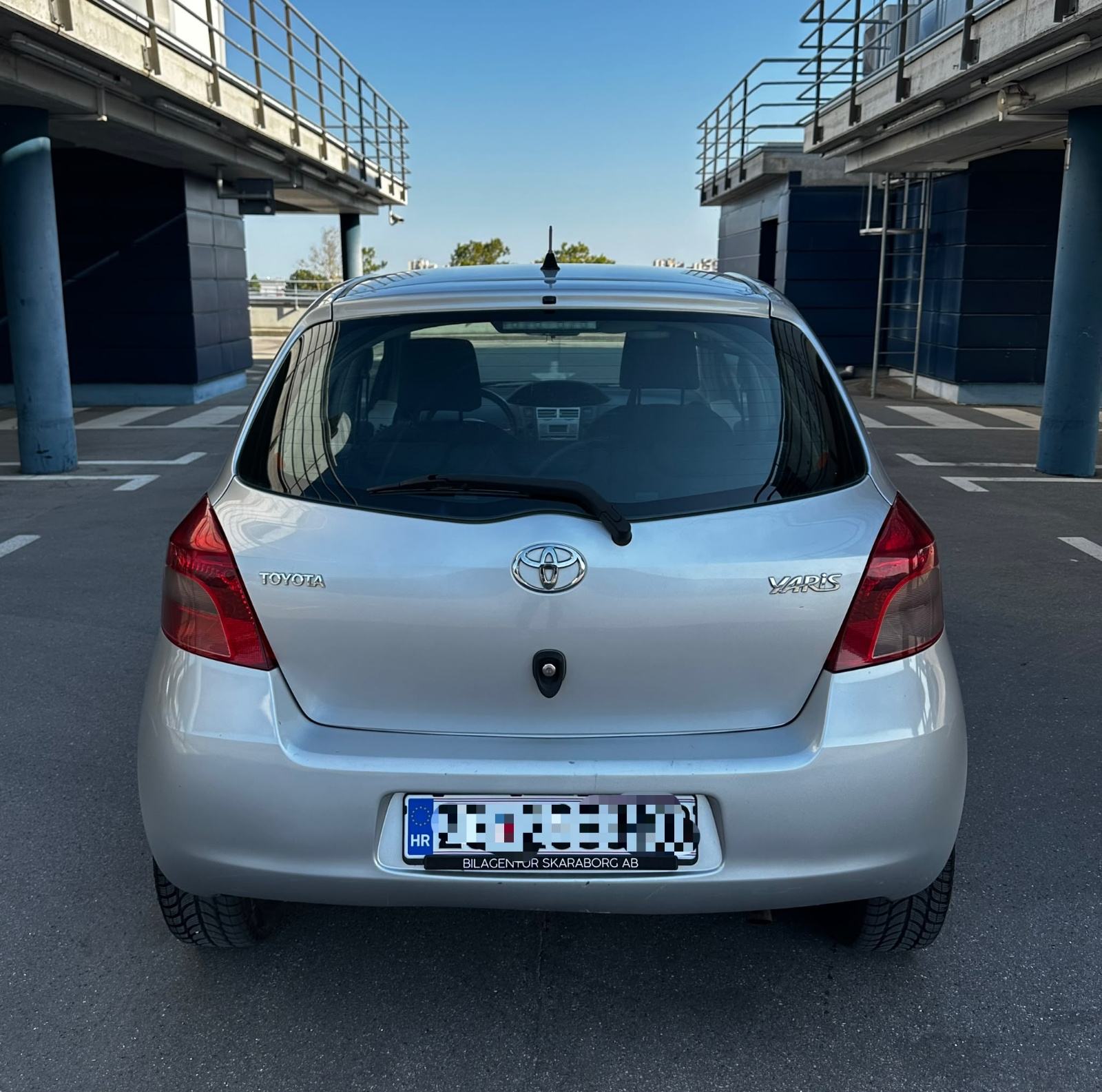 Toyota Yaris 1,3 VVT-i*Reg.god dana 08/2027*Klima*Super stanje*, fotografija 6