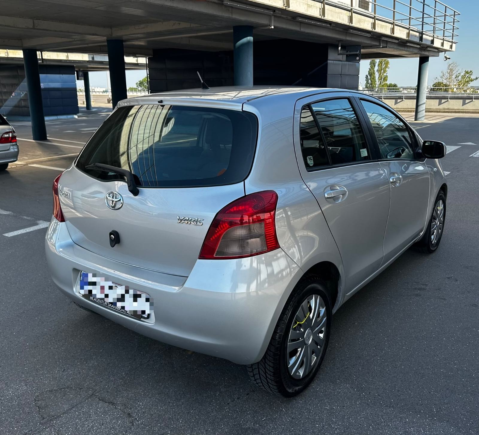 Toyota Yaris 1,3 VVT-i*Reg.god dana 08/2027*Klima*Super stanje*, fotografija 5