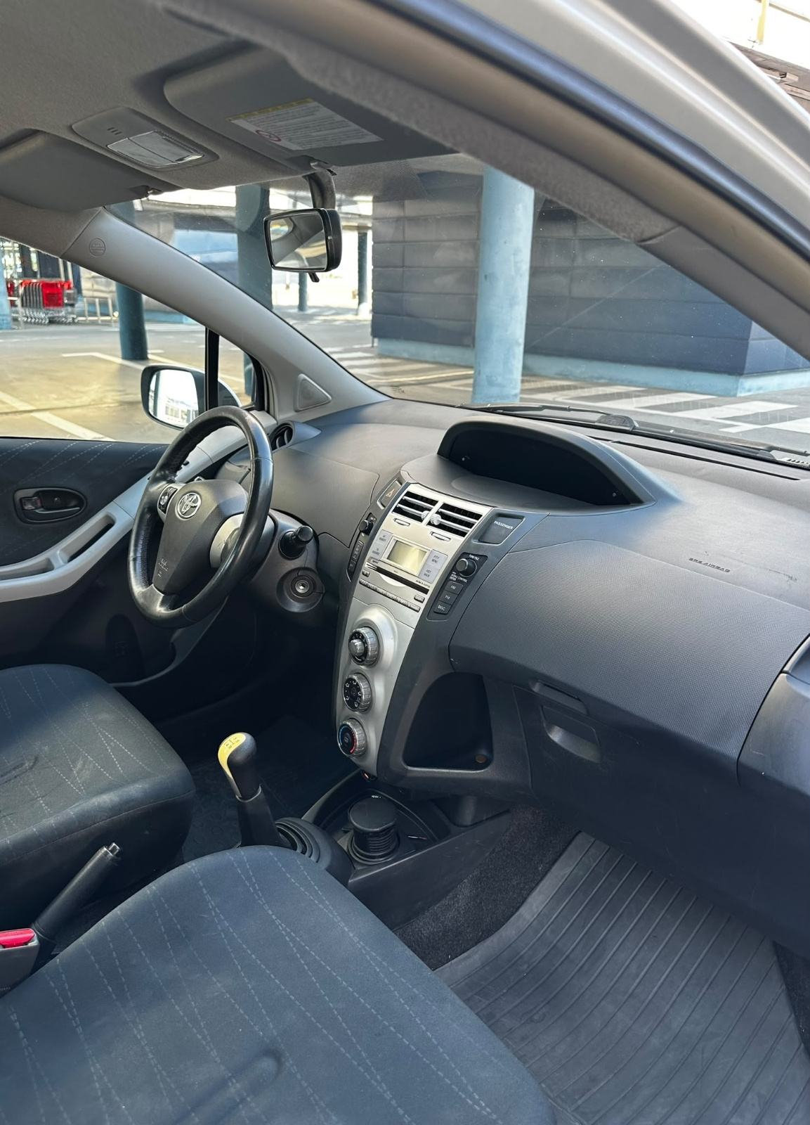 Toyota Yaris 1,3 VVT-i*Reg.god dana 08/2027*Klima*Super stanje*, fotografija 11