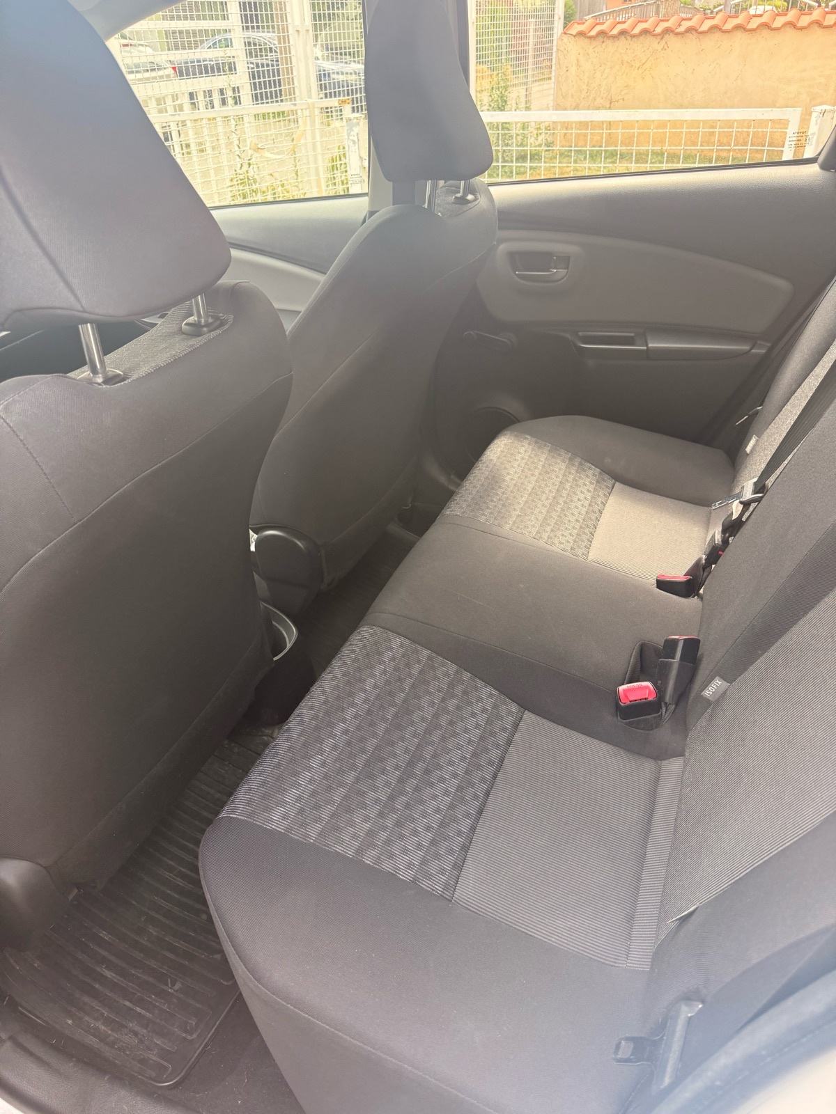 Toyota Yaris 1,33 / drugi vlasnik / Stražnja kamera, fotografija 5