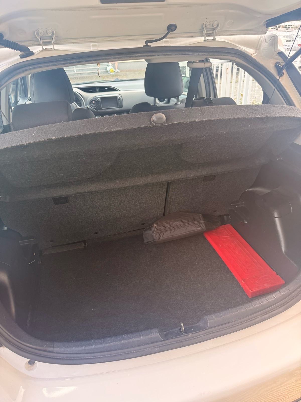 Toyota Yaris 1,33 / drugi vlasnik / Stražnja kamera, fotografija 6