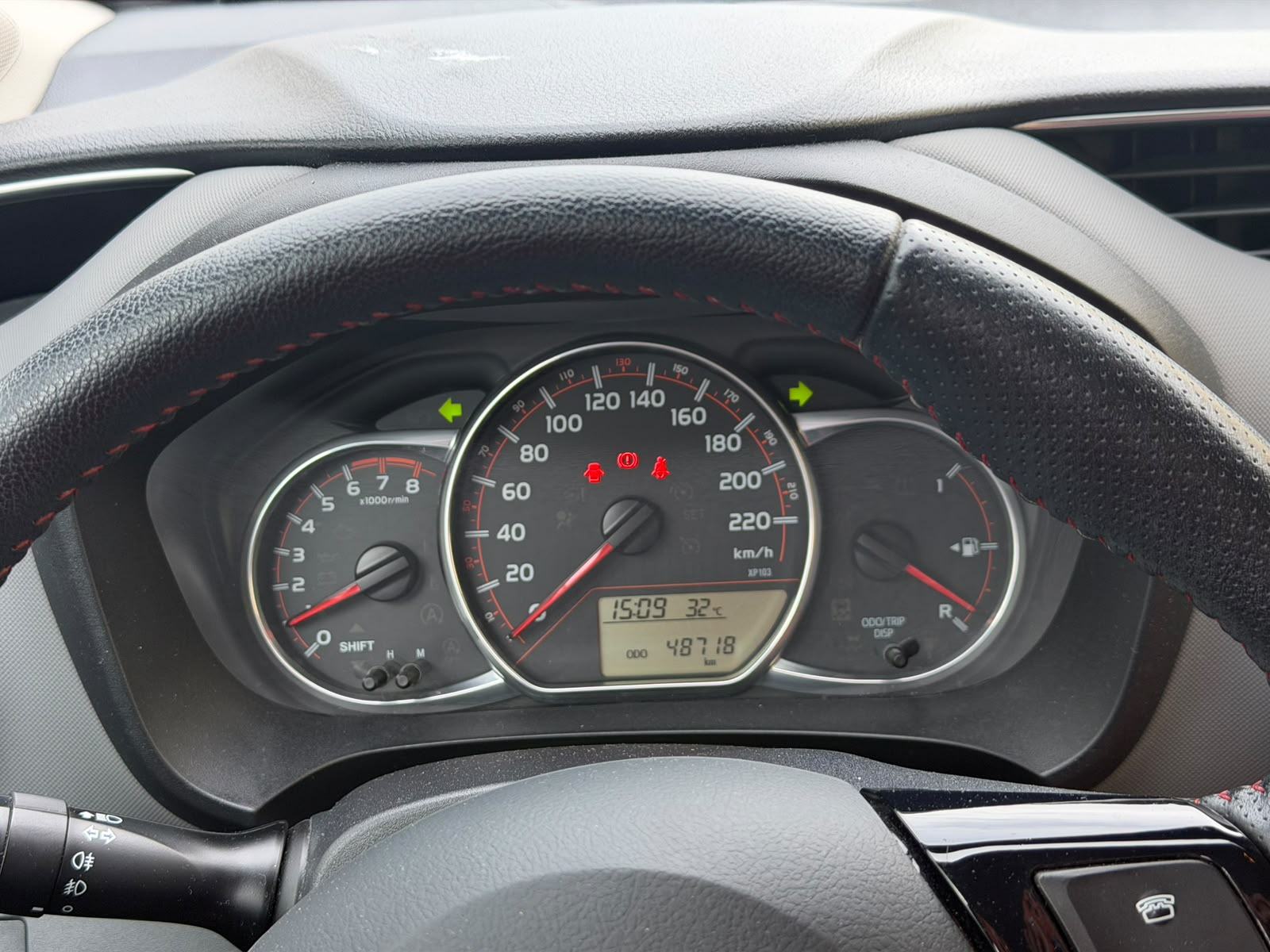 TOYOTA YARIS 1.33 VVT-i SPORT, fotografija 13