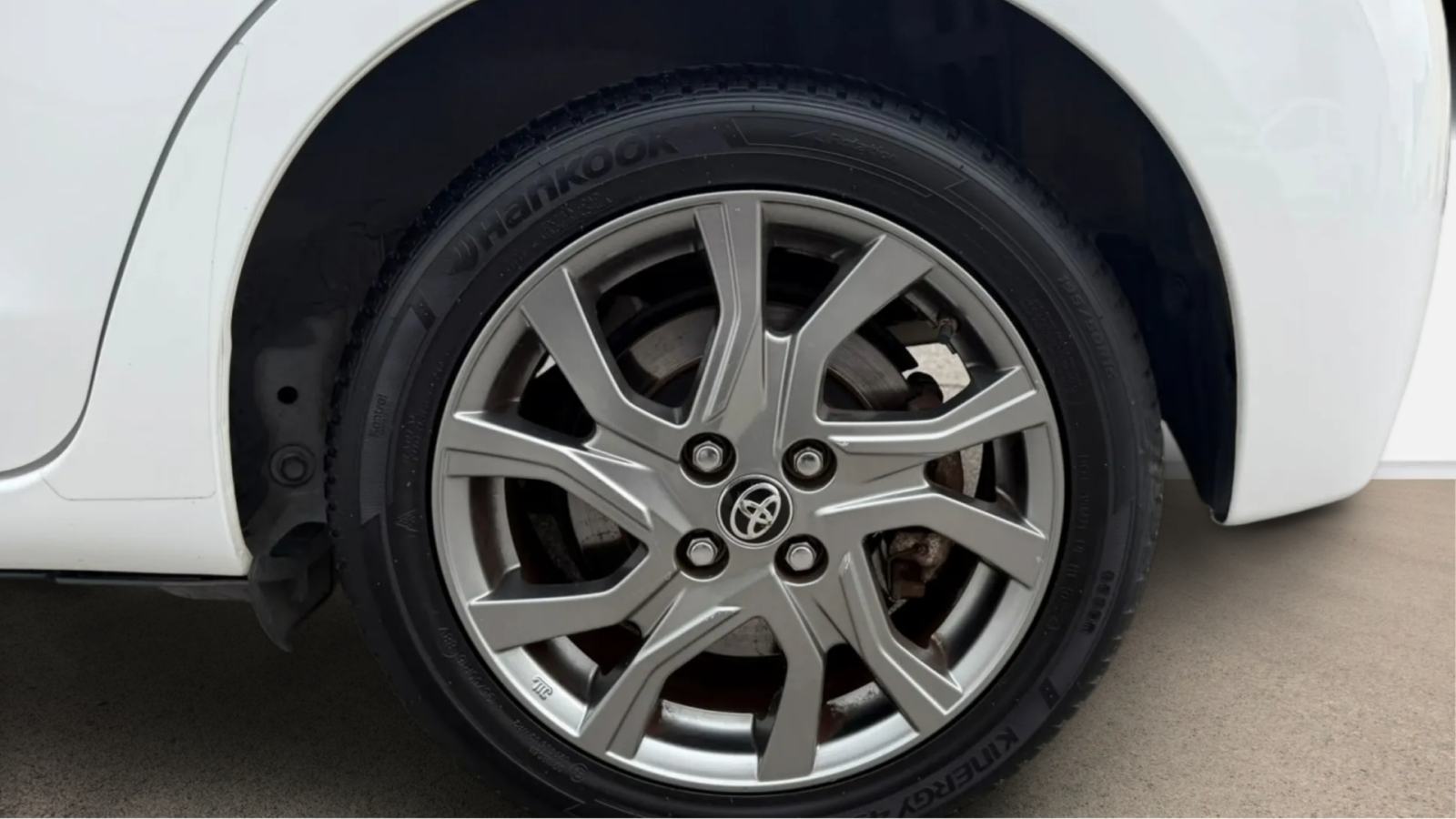 TOYOTA YARIS 1.33 VVT-i SPORT, fotografija 15