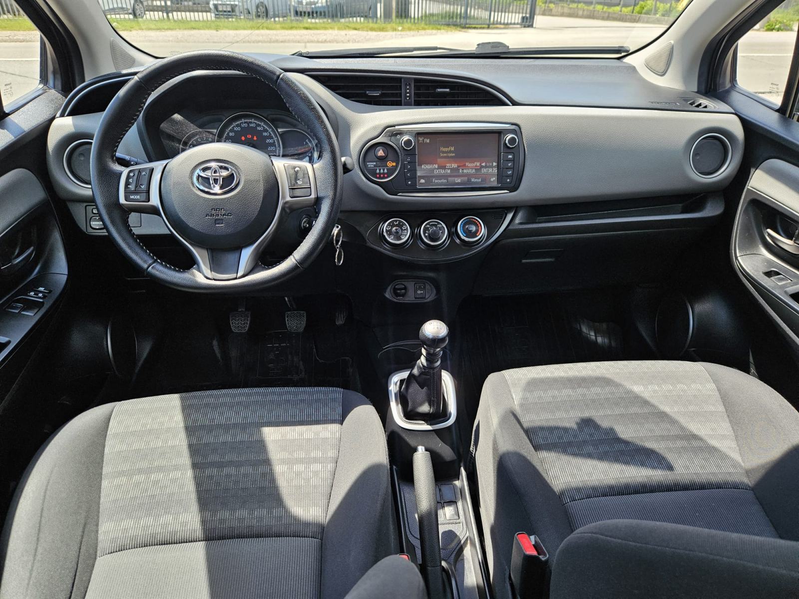 Toyota Yaris 1,33 VVT-i STRAŽNJA KAMERA,KLIMA,MFV,ALUMINIJSKI NAPLACI., fotografija 15