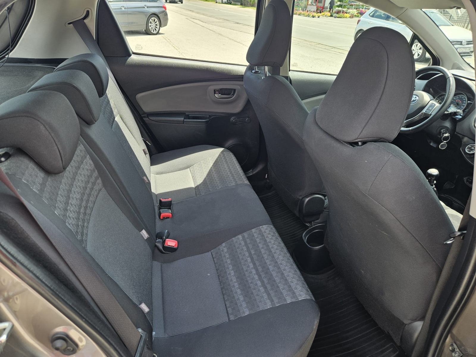 Toyota Yaris 1,33 VVT-i STRAŽNJA KAMERA,KLIMA,MFV,ALUMINIJSKI NAPLACI., fotografija 16