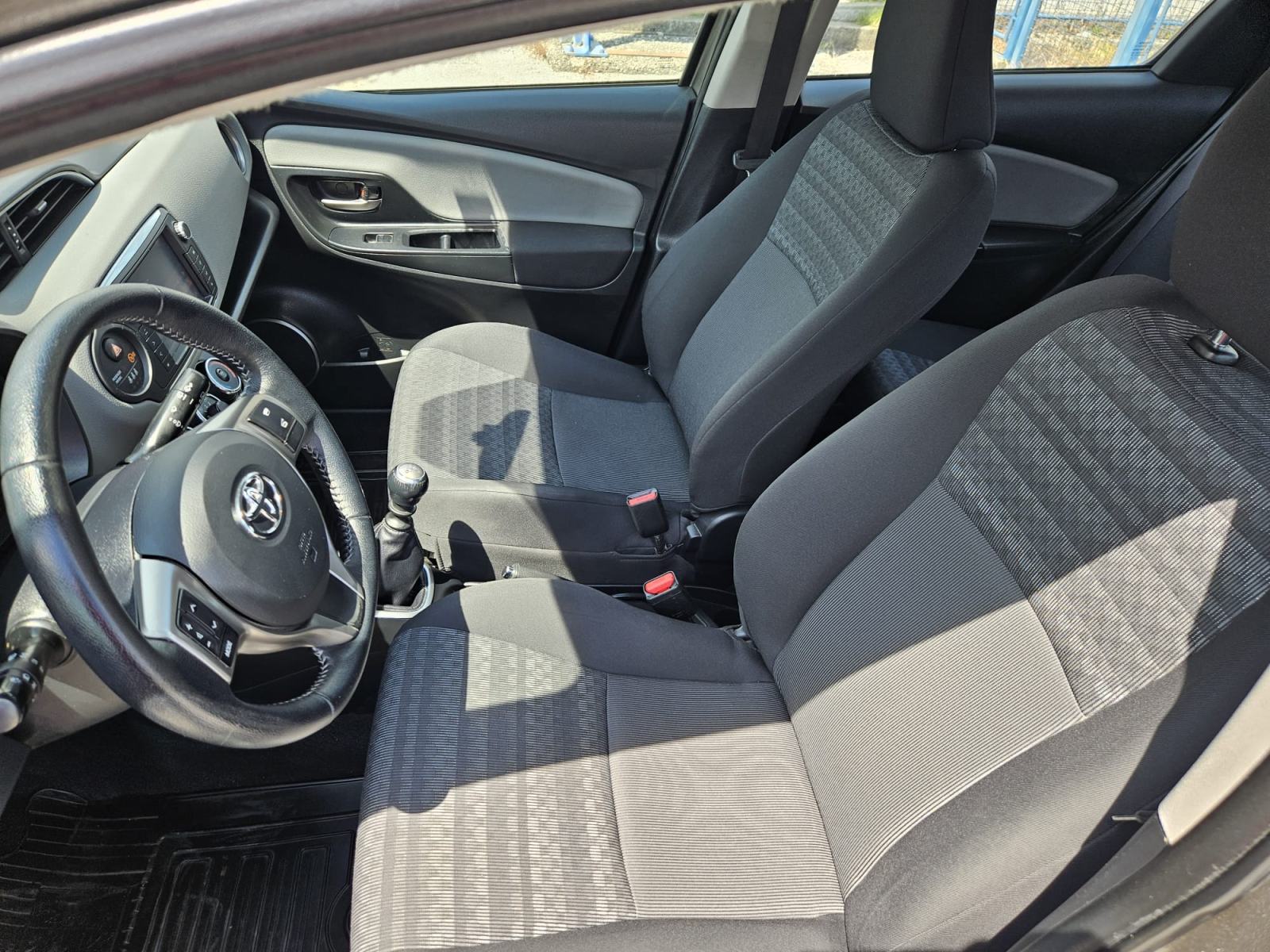 Toyota Yaris 1,33 VVT-i STRAŽNJA KAMERA,KLIMA,MFV,ALUMINIJSKI NAPLACI., fotografija 13