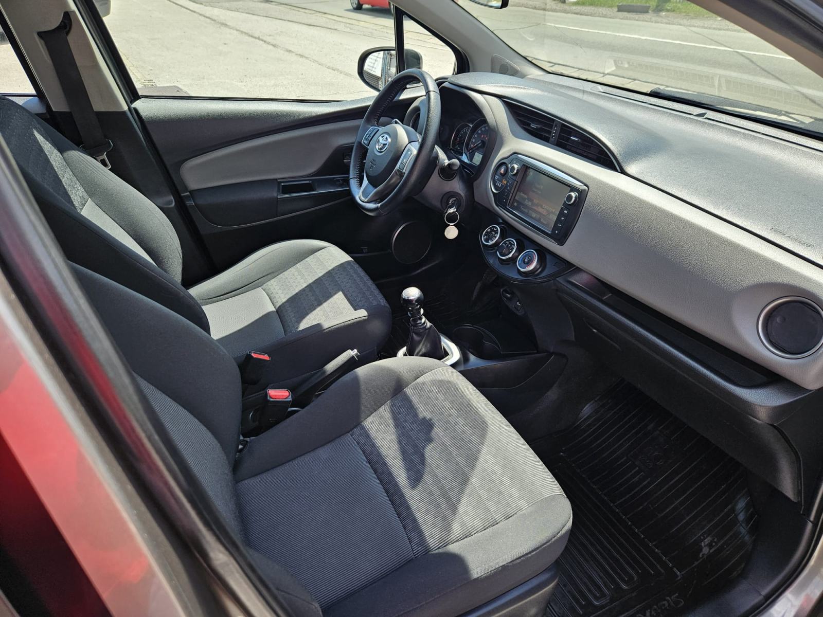 Toyota Yaris 1,33 VVT-i STRAŽNJA KAMERA,KLIMA,MFV,ALUMINIJSKI NAPLACI., fotografija 14
