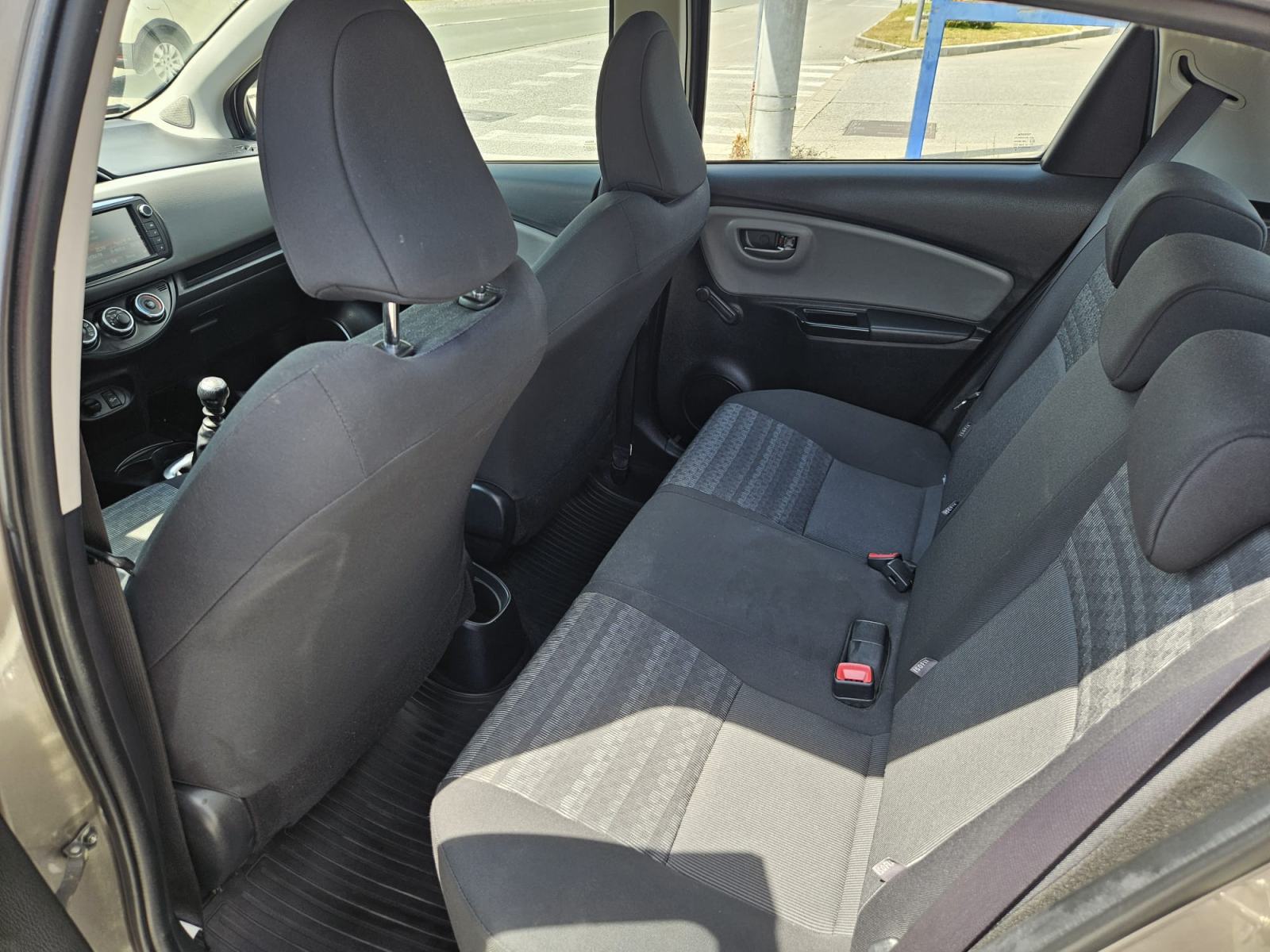 Toyota Yaris 1,33 VVT-i STRAŽNJA KAMERA,KLIMA,MFV,ALUMINIJSKI NAPLACI., fotografija 19