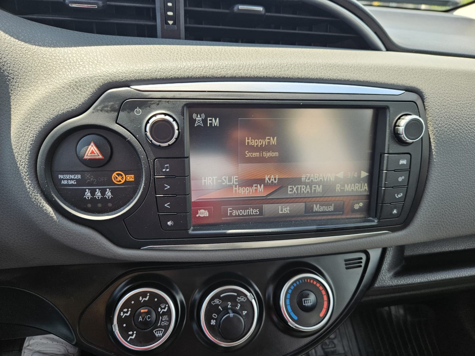Toyota Yaris 1,33 VVT-i STRAŽNJA KAMERA,KLIMA,MFV,ALUMINIJSKI NAPLACI., fotografija 11