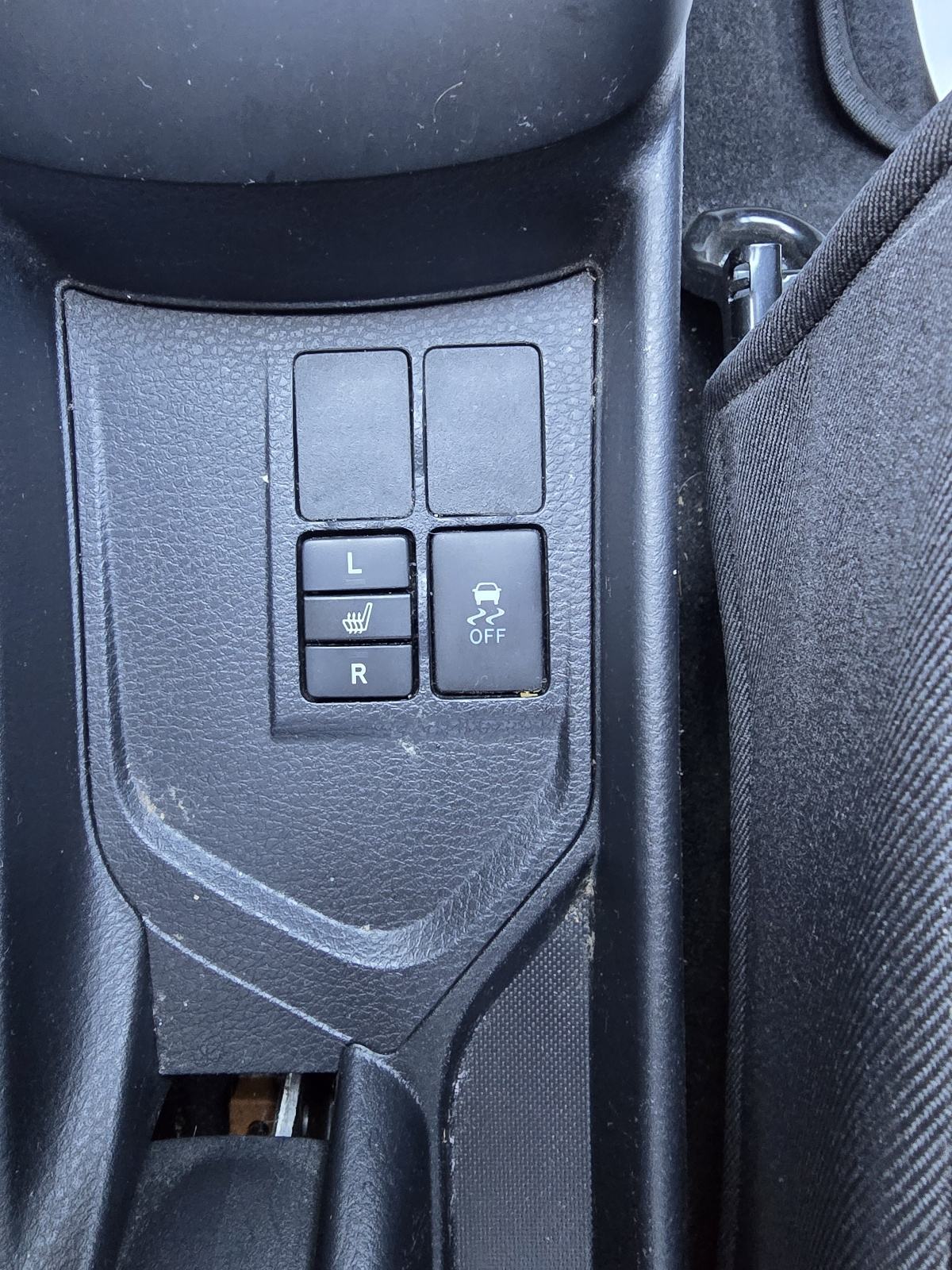 Toyota Yaris 1.33 VVTi - 60.000km - 2017 - SERVISNA - GARANCIJA - REG., fotografija 14