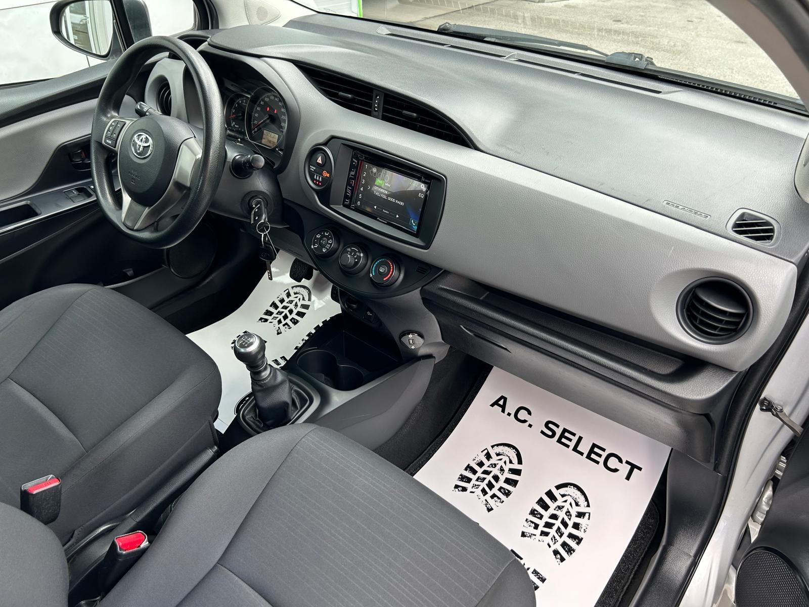 Toyota Yaris 1,4 D-4D 140.000km - SERVISNA - GARANCIJA - REG.1.GOD. !!, fotografija 16