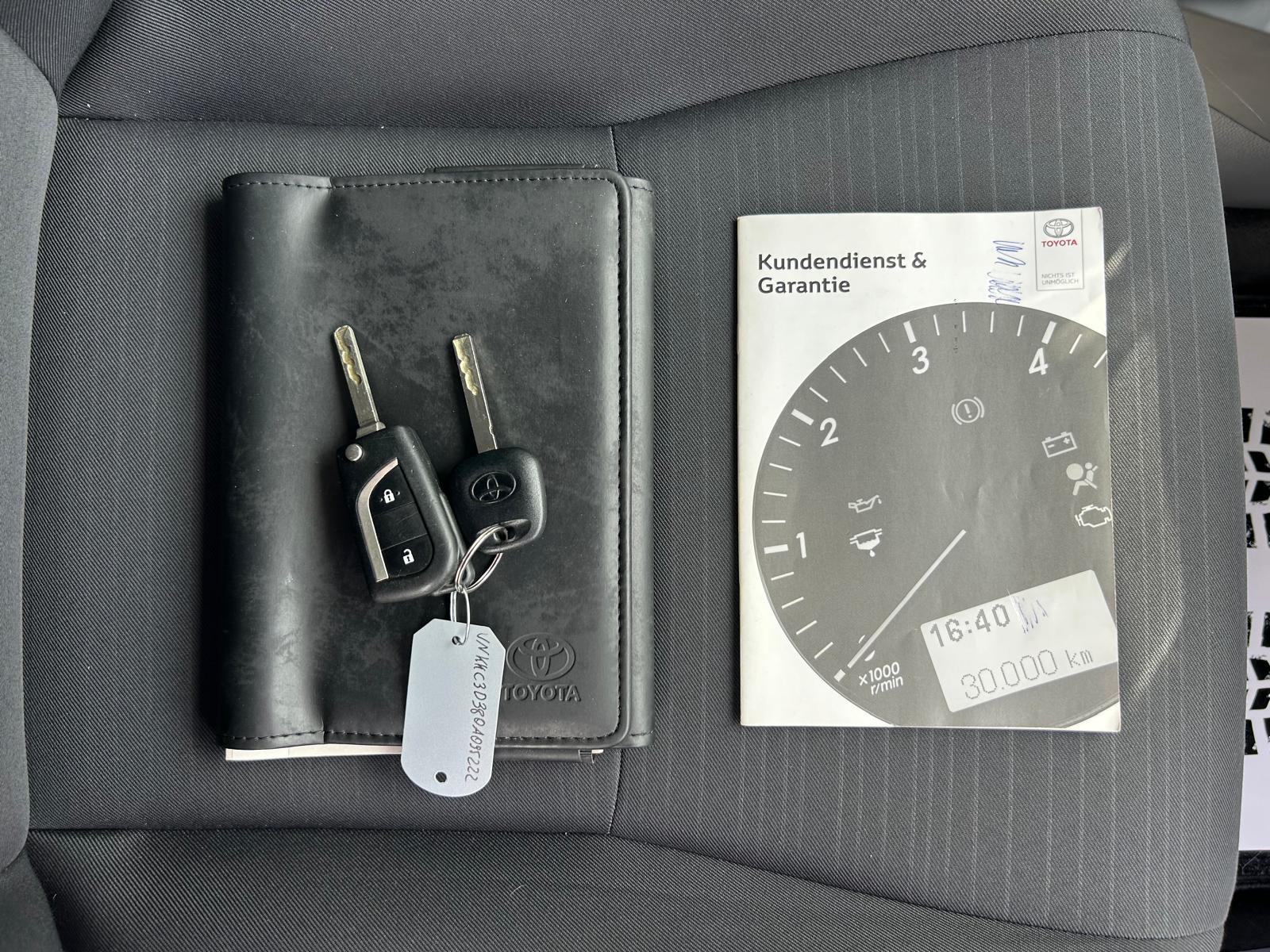 Toyota Yaris 1,4 D-4D 140.000km - SERVISNA - GARANCIJA - REG.1.GOD. !!, fotografija 18