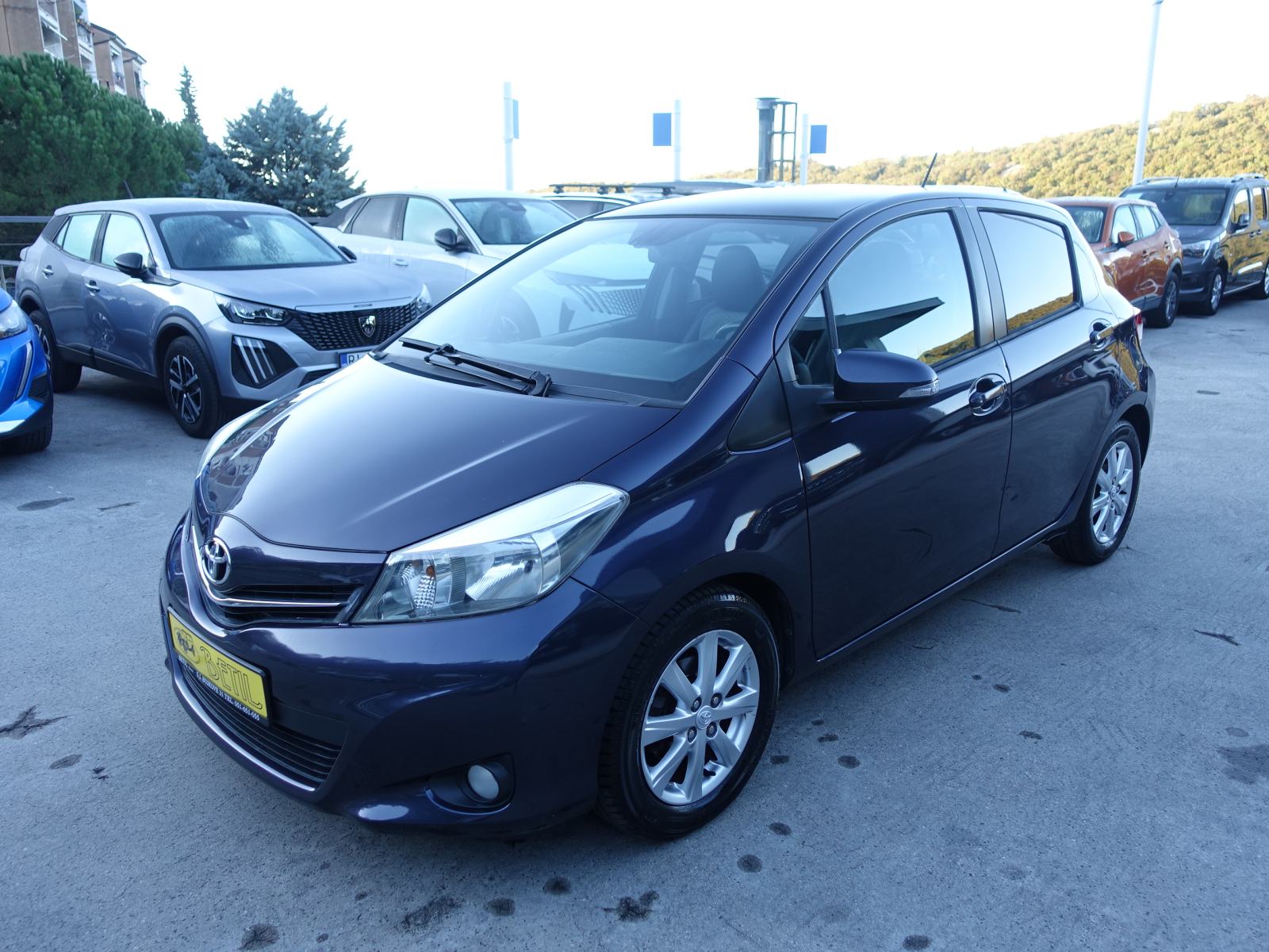 Toyota Yaris 1,4 D-4D / JAMSTVO + REGISTRACIJA, fotografija 7