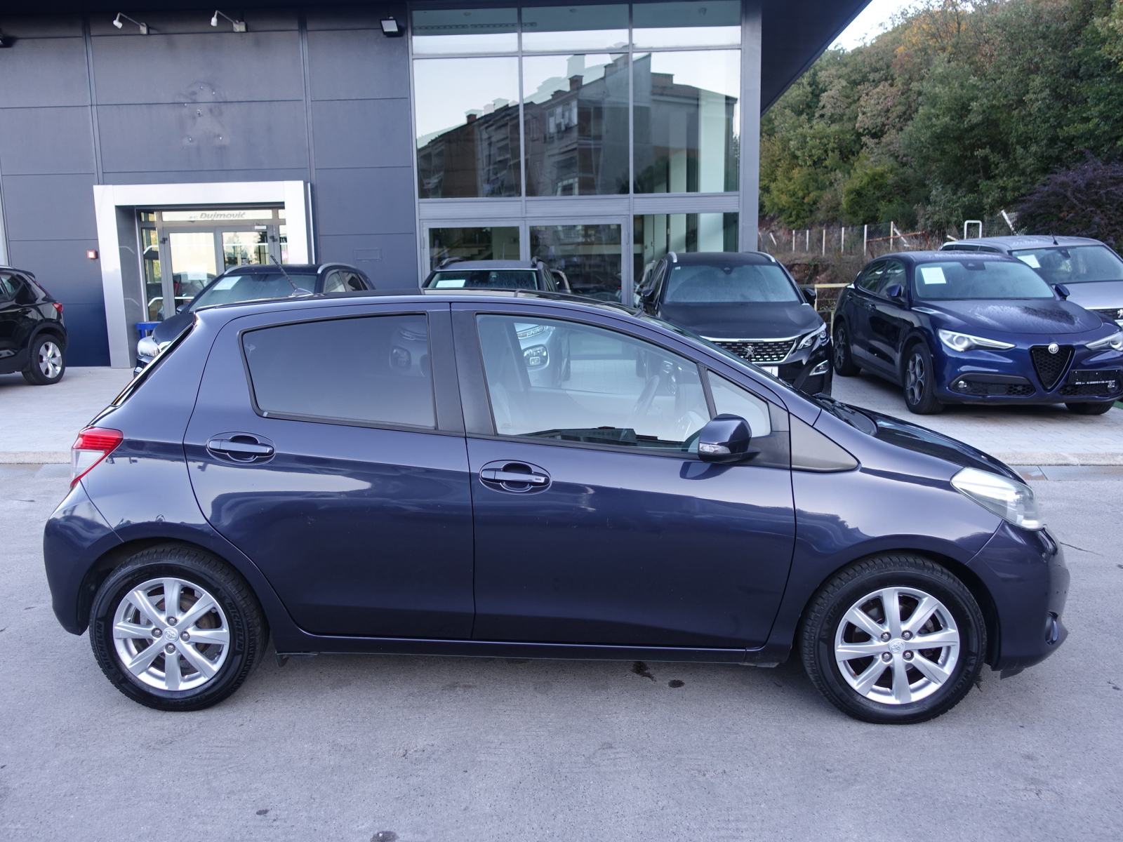 Toyota Yaris 1,4 D-4D / JAMSTVO + REGISTRACIJA, fotografija 2