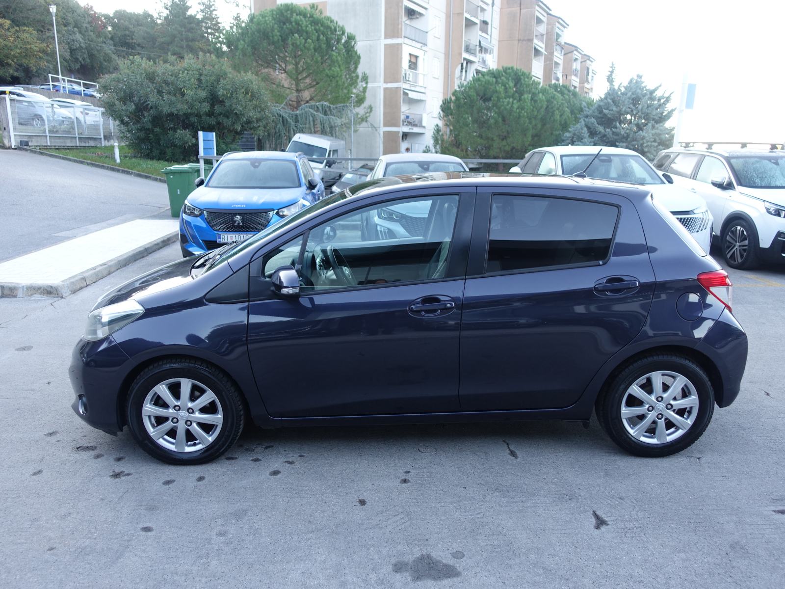 Toyota Yaris 1,4 D-4D / JAMSTVO + REGISTRACIJA, fotografija 6