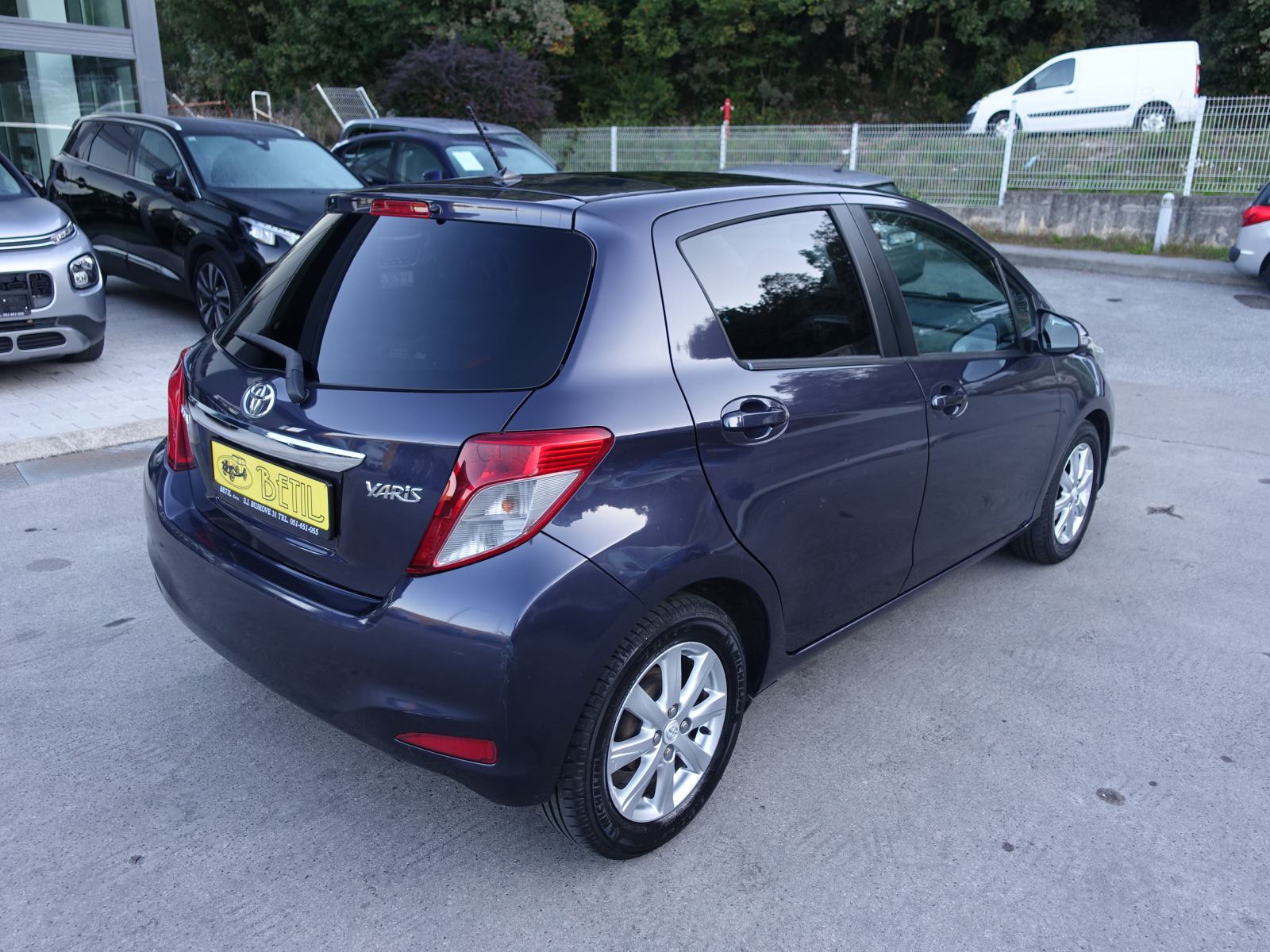 Toyota Yaris 1,4 D-4D / JAMSTVO + REGISTRACIJA, fotografija 3
