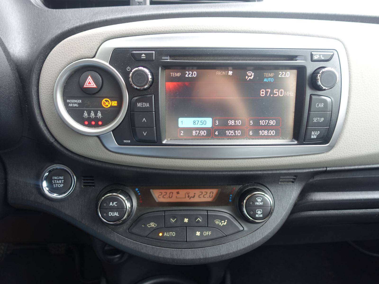 Toyota Yaris 1,4 D-4D / JAMSTVO + REGISTRACIJA, fotografija 15