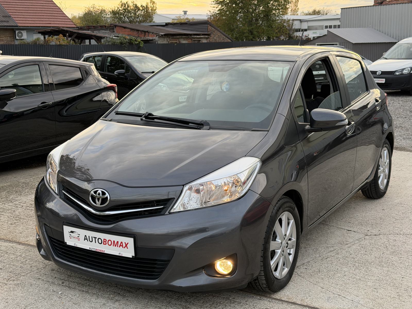 Toyota Yaris 1,4 D-4D Life -MALI SERVIS-PET VRATA-6 BRZ.-MOD.2015, pogled izvana - slika 1